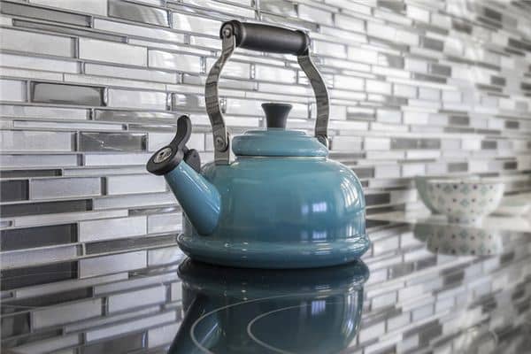 梦见开水壶是什么意思 梦见开水壶是什么意思