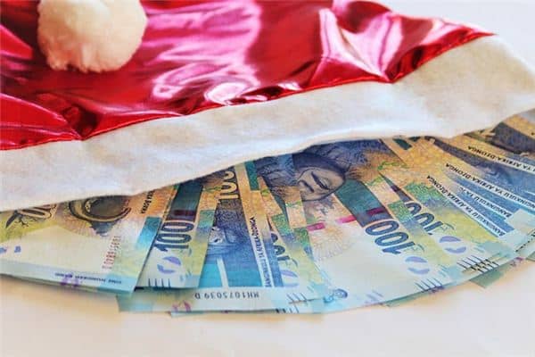 梦见别人送钱给我是什么意思 梦见别人送钱给我是什么意思