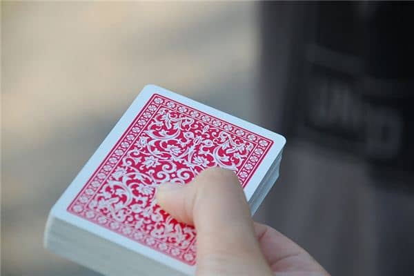 梦见纸牌是什么意思 梦见纸牌是什么意思