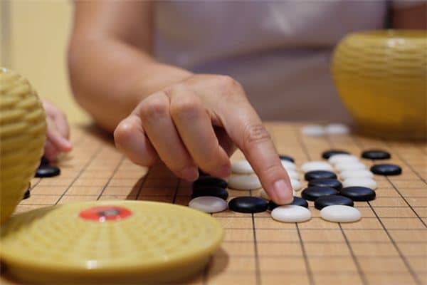 梦见棋子是什么意思 梦见棋子是什么意思