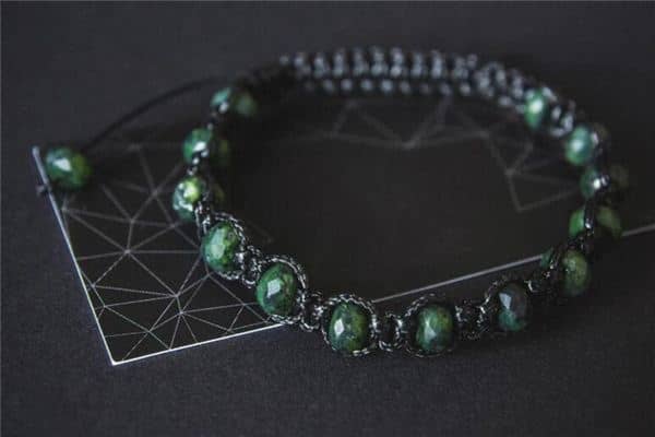 梦见手链碎裂是什么意思 梦见手链碎裂是什么意思