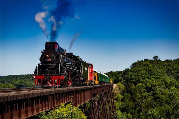 做梦梦到火车是什么意思 做梦梦到火车是什么意思