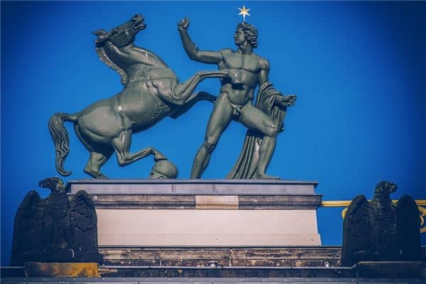 梦见青铜器是什么意思 梦见青铜器是什么意思