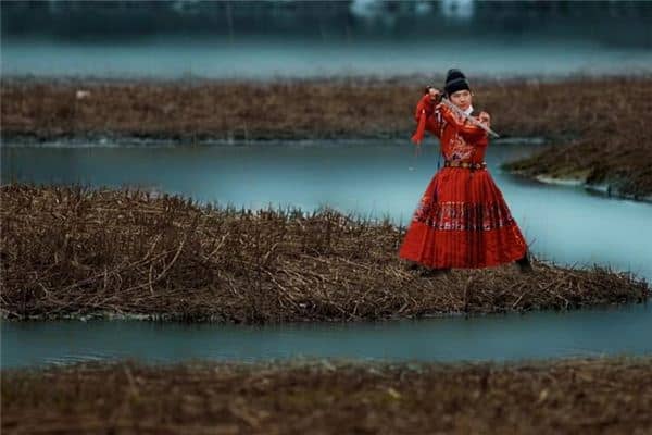 梦见锦衣是什么意思 梦见锦衣是什么意思