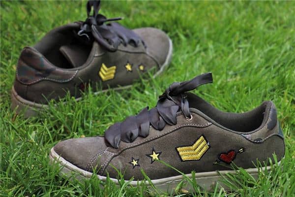 梦见鞋破损是什么意思 梦见鞋破损是什么意思