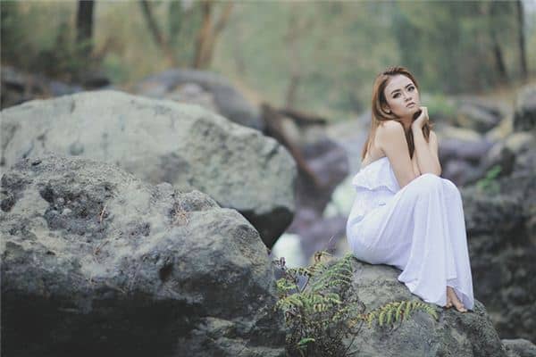 梦见白色衣服 梦见白色衣服