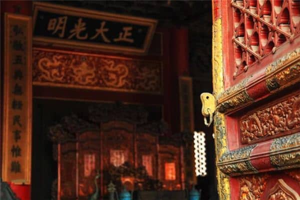 梦见皇帝宝座是什么意思 梦见皇帝宝座是什么意思