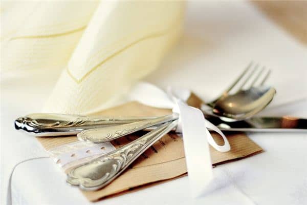 梦见刀叉是什么意思 梦见刀叉是什么意思