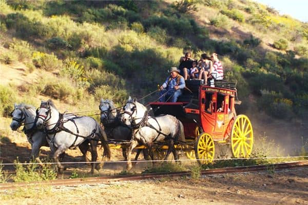 梦见四轮马车是什么意思 梦见四轮马车是什么意思