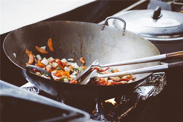 梦见锅是什么意思 梦见锅是什么意思