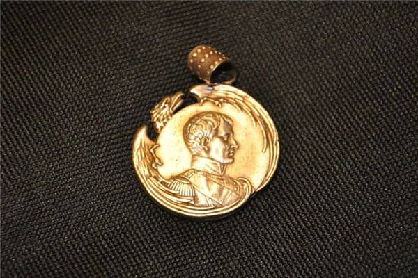 梦见奖章是什么意思 梦见奖章是什么意思