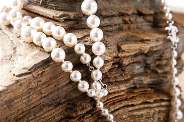 梦见珠宝是什么意思 梦见珠宝是什么意思