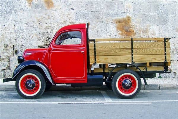 梦见卡车是什么意思 梦见卡车是什么意思