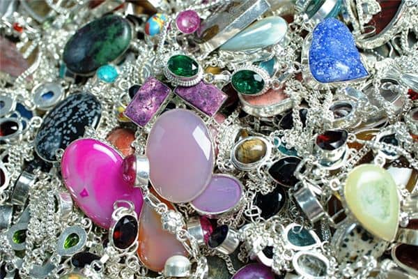 梦见金银财宝是什么意思 梦见金银财宝是什么意思