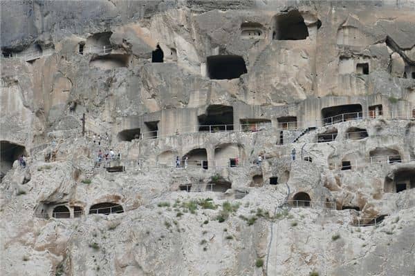 梦见山洞是什么意思 梦见山洞是什么意思