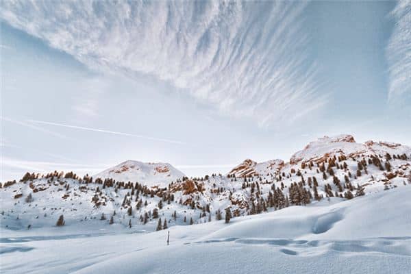 梦见白雪是什么意思 梦见白雪是什么意思