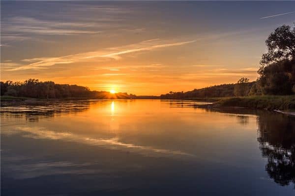 梦见光芒是什么意思 梦见光芒是什么意思