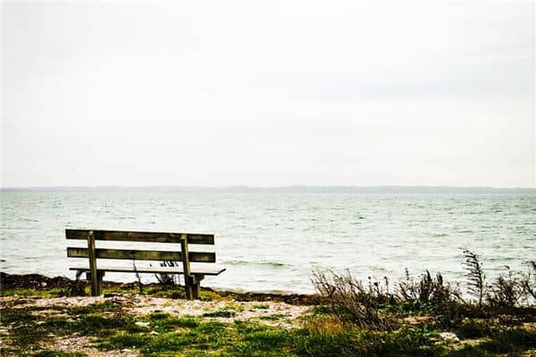 梦见湖水是什么意思 梦见湖水是什么意思