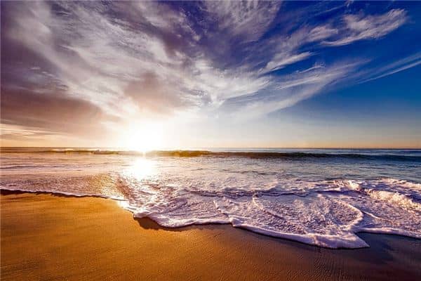 梦见潮水是什么意思 梦见潮水是什么意思