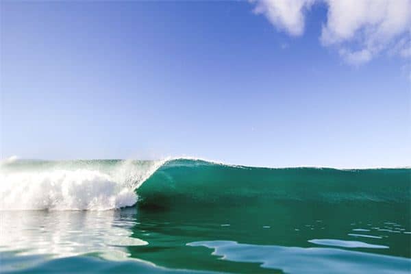 梦见潮涨潮落是什么意思 梦见潮涨潮落是什么意思