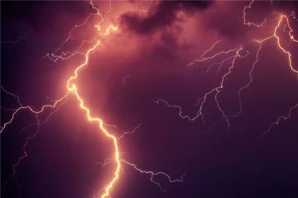 梦见晴天霹雳是什么意思 梦见晴天霹雳是什么意思