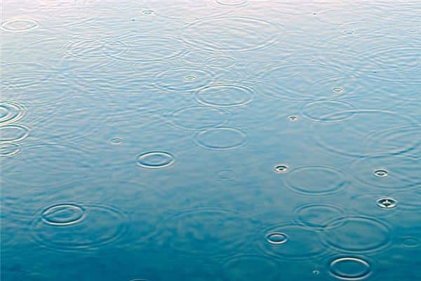 梦见雨是什么意思 梦见雨是什么意思