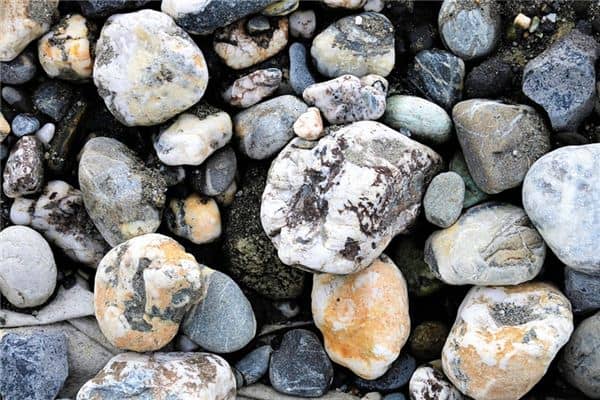 梦见硬石是什么意思 梦见硬石是什么意思