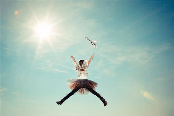 梦见飞上天是什么意思 梦见飞上天是什么意思