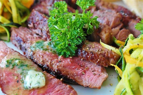 梦到吃肉是什么意思周公解梦 梦到吃肉是什么意思周公解梦