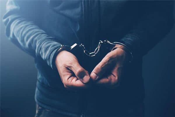 梦见被警察追捕 梦见被警察追捕