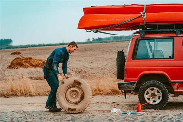 梦见轮胎破了 梦见轮胎破了