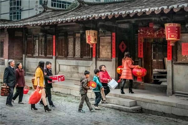 梦见回家过年 梦见回家过年