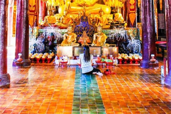 梦见向神献供品