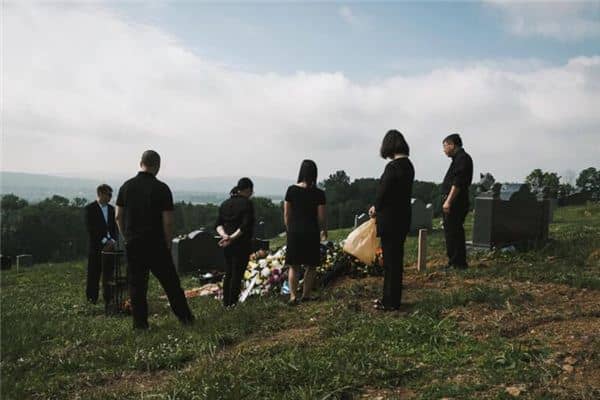 梦见死人下葬 梦见死人下葬