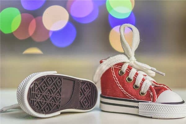 梦见鞋破了是什么预兆 梦见鞋破了是什么预兆