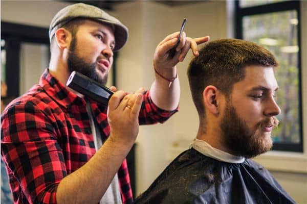 梦见自己前往理发