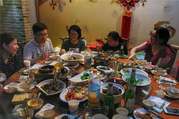 梦见家庭聚会 梦见家庭聚会