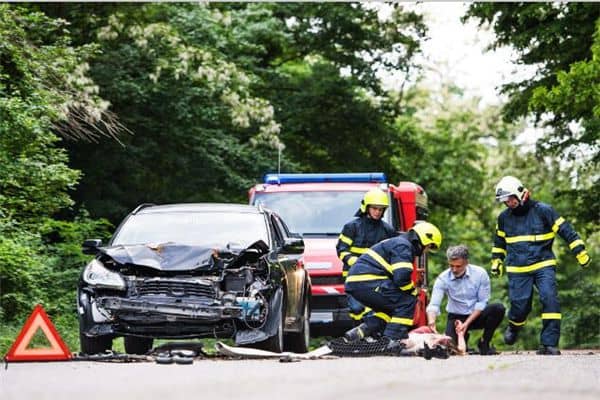 梦见老婆被车撞