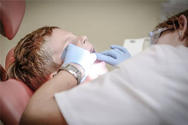 梦见牙齿掉光 梦见牙齿掉光