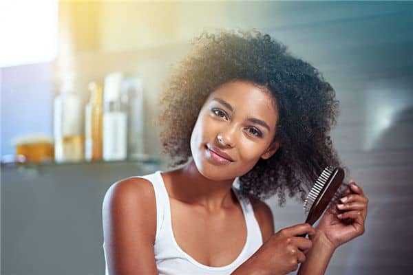 梦见病人梳头发