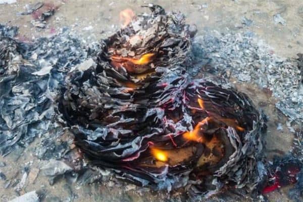 梦见给死去的亲人烧纸 梦见给死去的亲人烧纸
