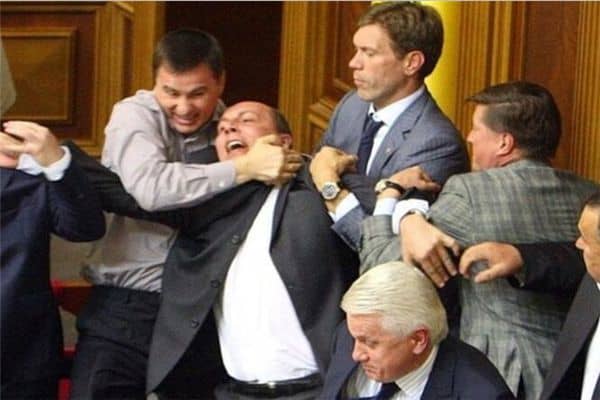 梦见商人打架受伤出血