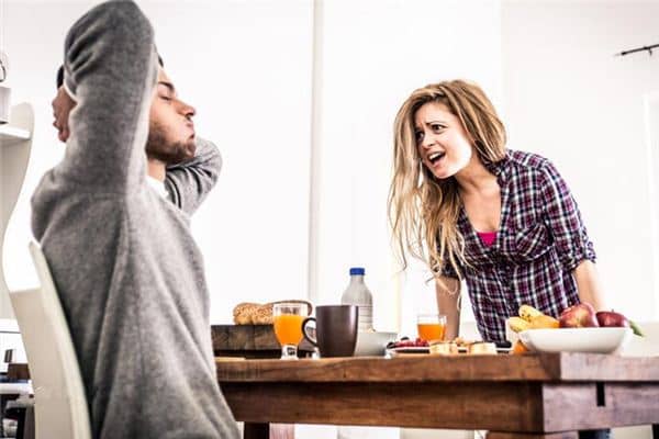 梦见情侣吵架 梦见情侣吵架