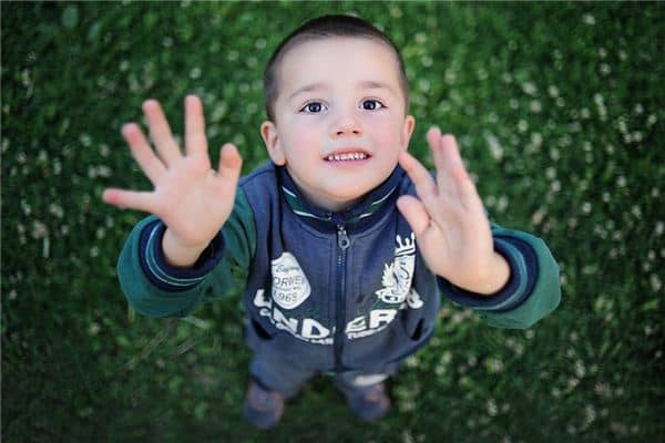 梦见背小男孩 梦见背小男孩