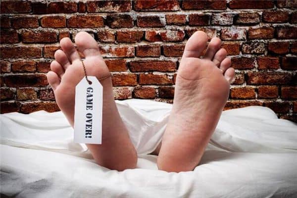 梦见同事摔死了