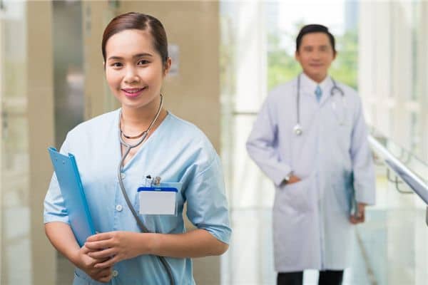 梦见侍候医护人员