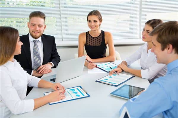 梦见自己向别人表示祝贺