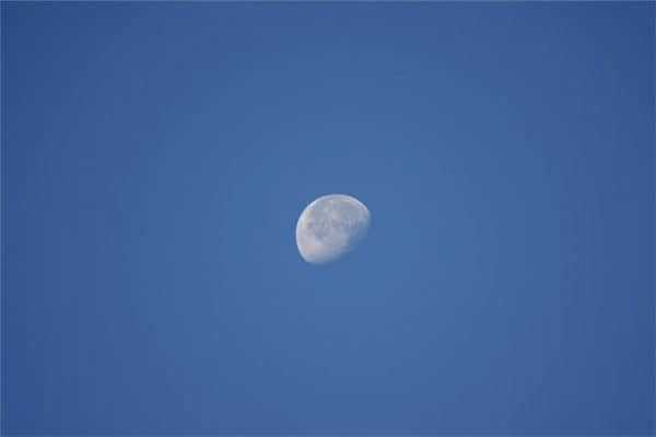 梦见月亮月光或月球