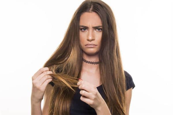 梦见掉很多头发