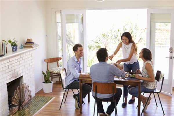 梦见和同事吃饭